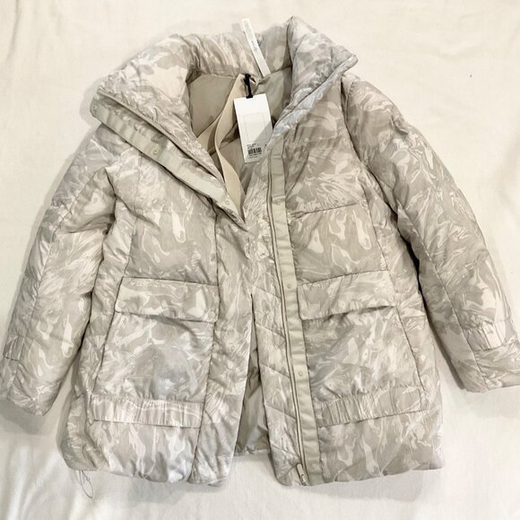 NWT Lululemon Women down jacket SZ6 bust44 - Picture 1 of 12